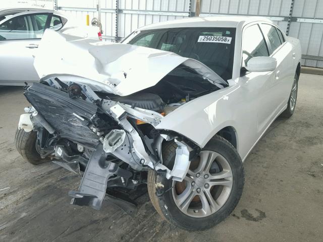 2C3CDXBGXFH742046 - 2015 DODGE CHARGER SE WHITE photo 2