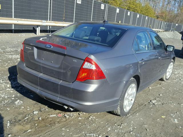 3FAHP0HA5BR143465 - 2011 FORD FUSION SE GRAY photo 4