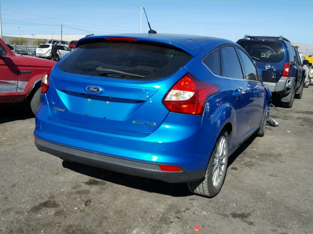 1FAHP3R40CL363915 - 2012 FORD FOCUS BEV BLUE photo 4