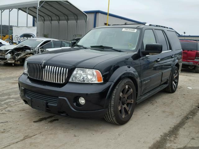 5LMFU27R74LJ41076 - 2004 LINCOLN NAVIGATOR BLACK photo 2