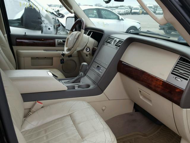 5LMFU27R74LJ41076 - 2004 LINCOLN NAVIGATOR BLACK photo 5