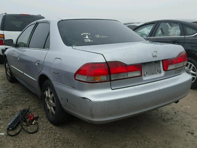 1HGCG56772A167514 - 2002 HONDA ACCORD SE SILVER photo 3