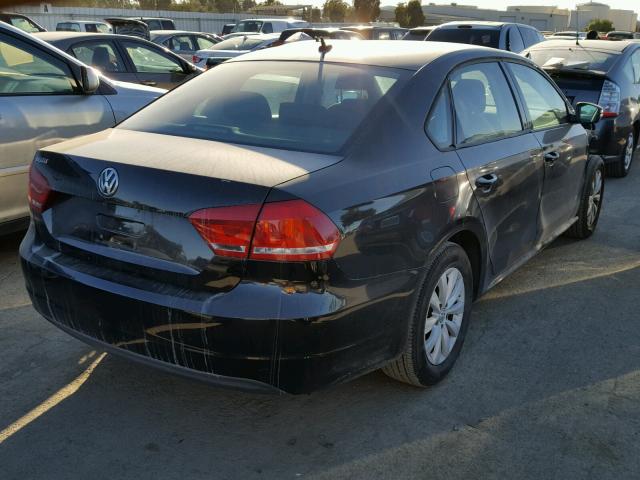 1VWAP7A37DC049747 - 2013 VOLKSWAGEN PASSAT S შავი ფოტო 4