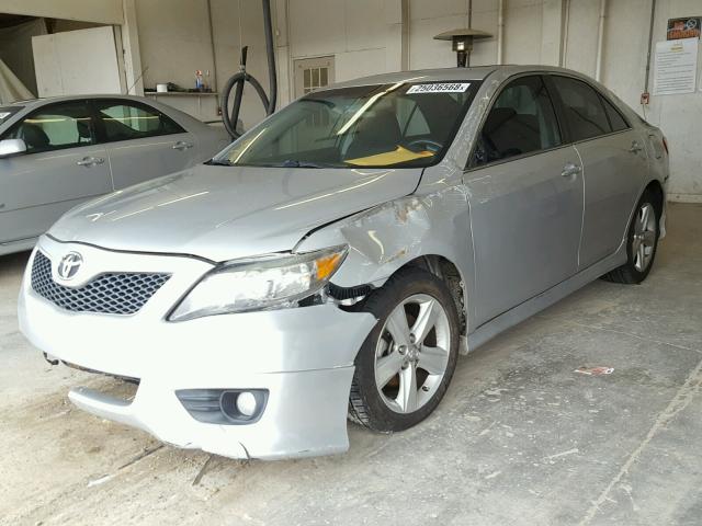 4T1BF3EK1BU722667 - 2011 TOYOTA CAMRY BASE SILVER photo 2