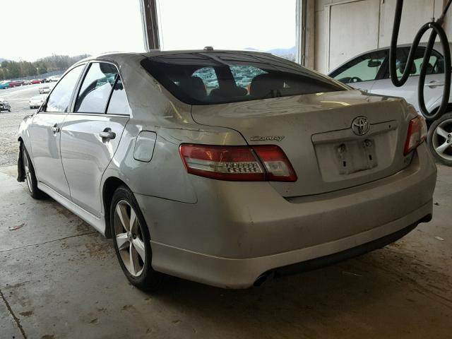 4T1BF3EK1BU722667 - 2011 TOYOTA CAMRY BASE SILVER photo 3