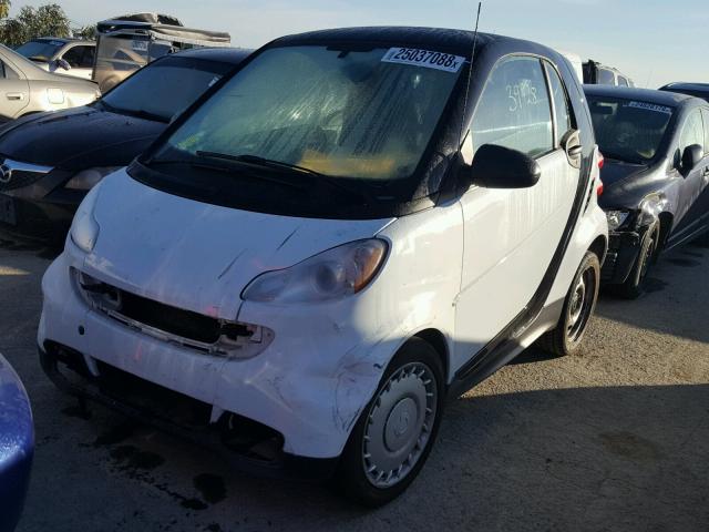 WMEEJ3BA9EK757731 - 2014 SMART FORTWO PUR WHITE photo 2