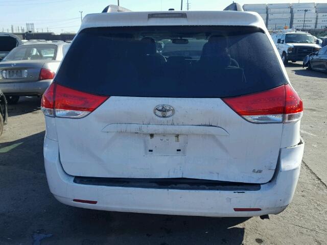 5TDKK3DC7BS016818 - 2011 TOYOTA SIENNA LE WHITE photo 9