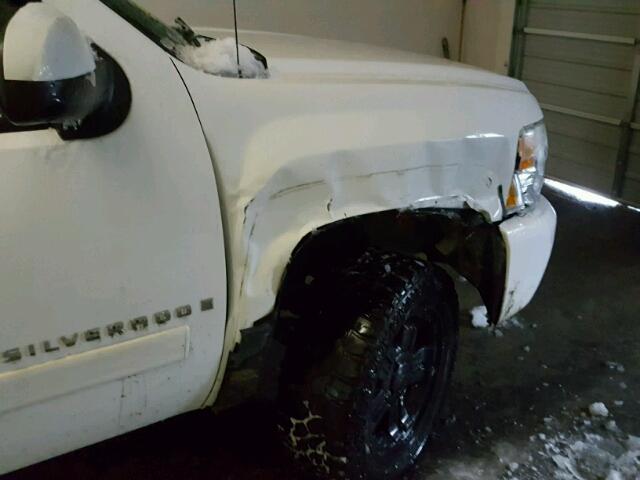 2GCEK13M371523807 - 2007 CHEVROLET SILVERADO WHITE photo 9