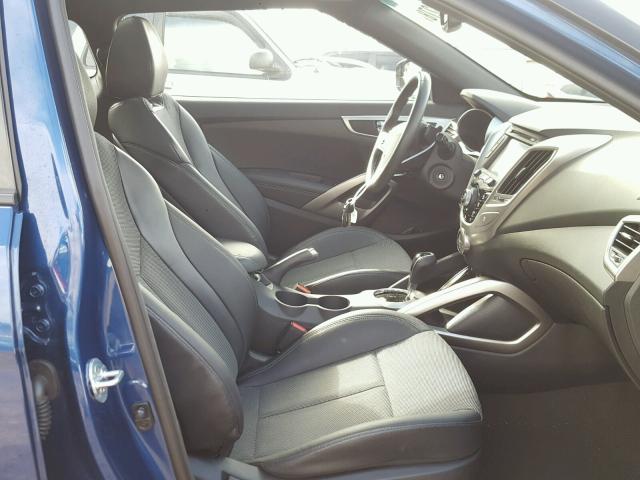 KMHTC6AD7GU299946 - 2016 HYUNDAI VELOSTER B BLUE photo 5