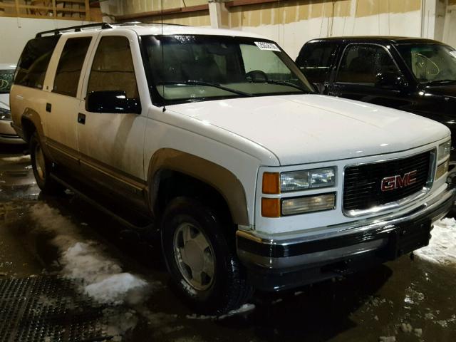 1GKFK16R5WJ715556 - 1998 GMC SUBURBAN K WHITE photo 1