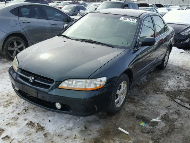 1HGCG5670YA051080 - 2000 HONDA ACCORD SE GREEN photo 2