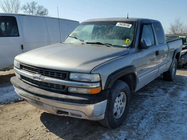 1GCEK19TX1E148082 - 2001 CHEVROLET SILVERADO SILVER photo 2