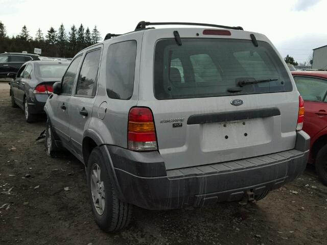 1FMYU93135KA58837 - 2005 FORD ESCAPE XLT SILVER photo 3