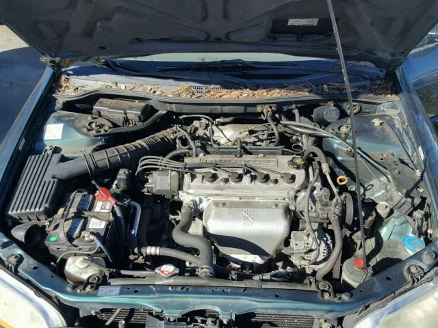 3HGCG66572G704632 - 2002 HONDA ACCORD LX GREEN photo 7