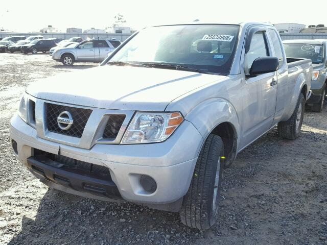 1N6AD0CU0GN704653 - 2016 NISSAN FRONTIER S SILVER photo 2