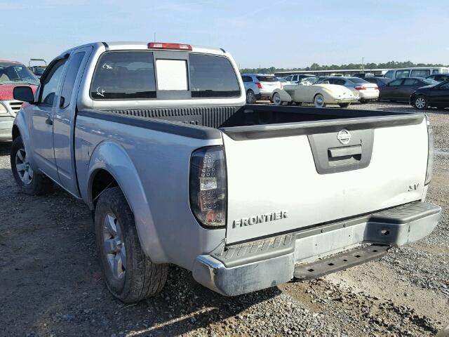 1N6AD0CU0GN704653 - 2016 NISSAN FRONTIER S SILVER photo 3