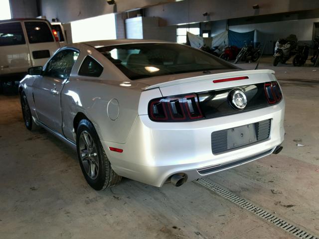 1ZVBP8AM2D5260376 - 2013 FORD MUSTANG SILVER photo 3