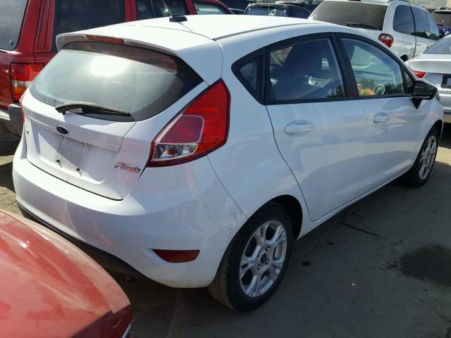 3FADP4EJ4FM107960 - 2015 FORD FIESTA SE WHITE photo 4