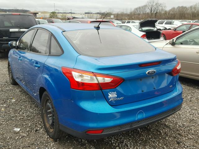 1FAHP3F27CL104387 - 2012 FORD FOCUS SE BLUE photo 3