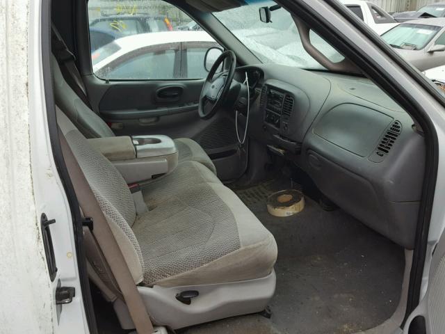 1FTRX17W3XKC26020 - 1999 FORD F150 Biały zdjęcie 5