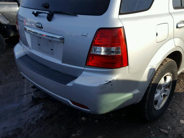 KNDJC735885783269 - 2008 KIA SORENTO EX SILVER photo 9