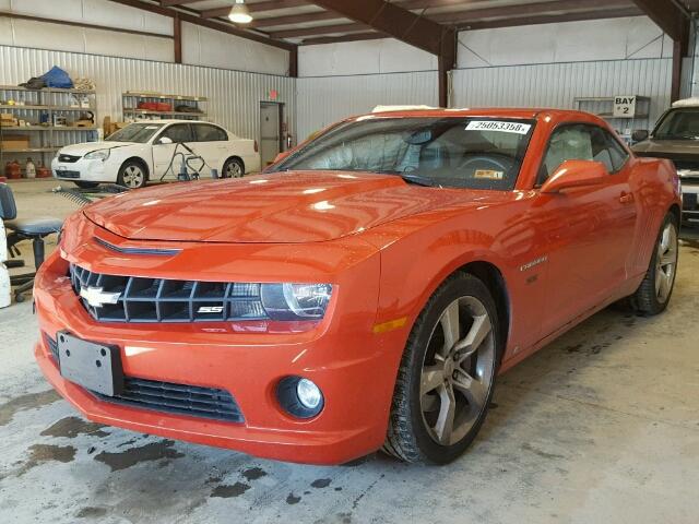 2G1FK1EJ4A9131492 - 2010 CHEVROLET CAMARO SS ORANGE photo 2