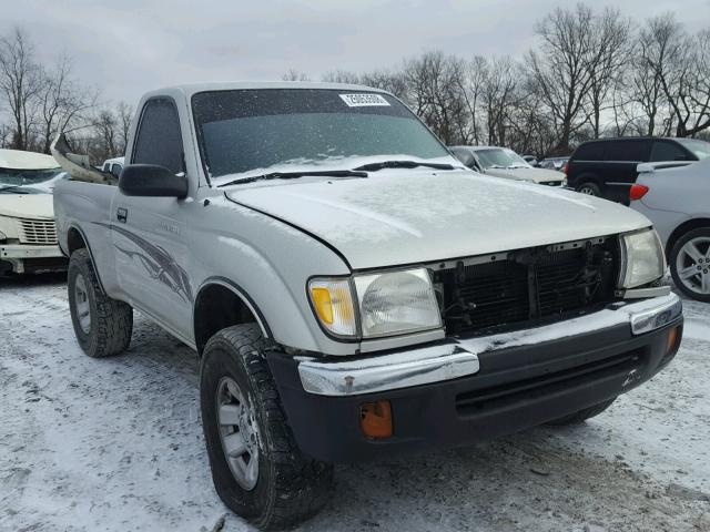 4TAPM62N6YZ582400 - 2000 TOYOTA TACOMA SILVER photo 1