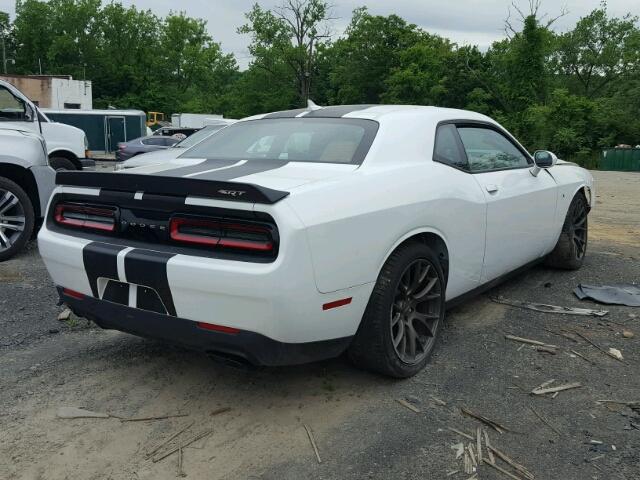 2C3CDZC95GH335670 - 2016 DODGE CHALLENGER WHITE photo 4