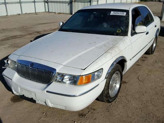 2MEFM75WX1X617539 - 2001 MERCURY GRAND MARQ WHITE photo 2