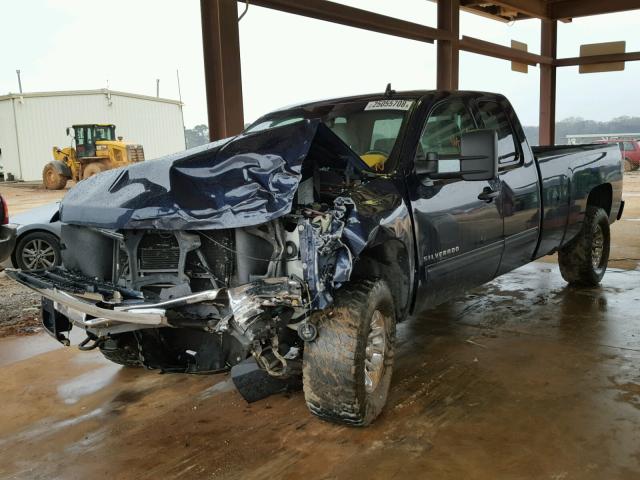 1GCRKSE08BZ412459 - 2011 CHEVROLET SILVERADO BLUE photo 2