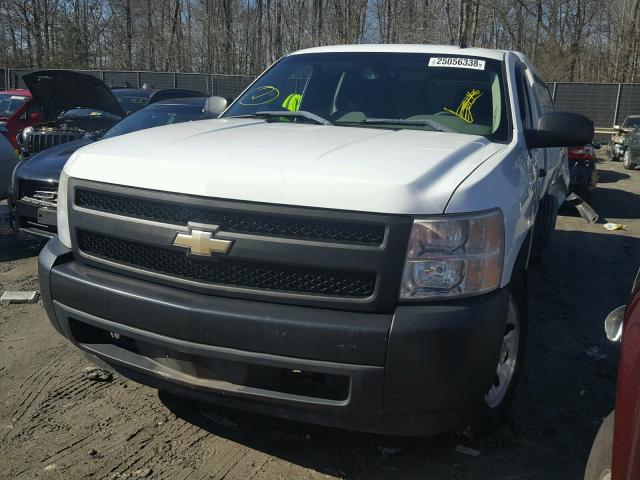 1GCEC14C47E535093 - 2007 CHEVROLET SILVERADO WHITE photo 2