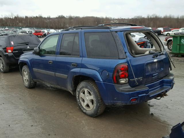 1GNDT13S452384945 - 2005 CHEVROLET TRAILBLAZE BLUE photo 3