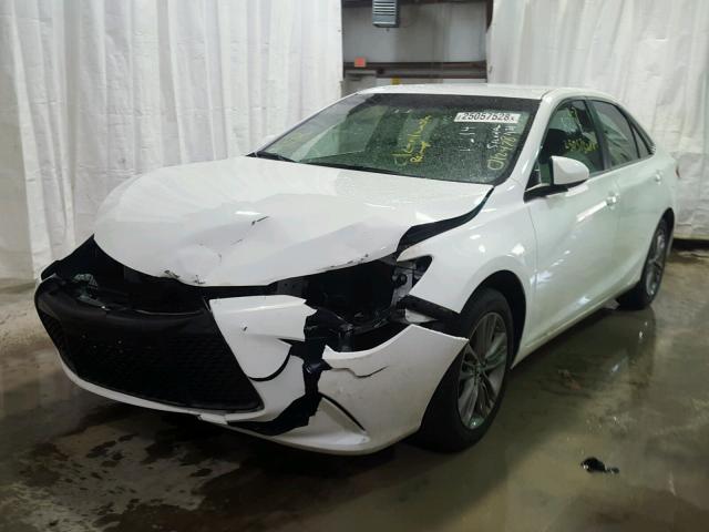 4T1BF1FK9HU738322 - 2017 TOYOTA CAMRY LE WHITE photo 2