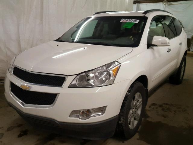 1GNKVGED1BJ125902 - 2011 CHEVROLET TRAVERSE L WHITE photo 2