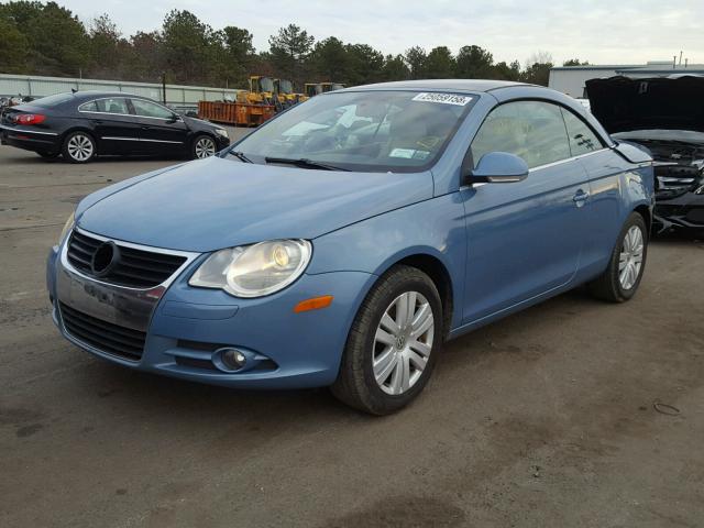 WVWBA71F48V049217 - 2008 VOLKSWAGEN EOS TURBO BLUE photo 2