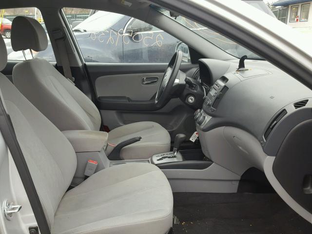 KMHDU4AD0AU188815 - 2010 HYUNDAI ELANTRA BL SILVER photo 5