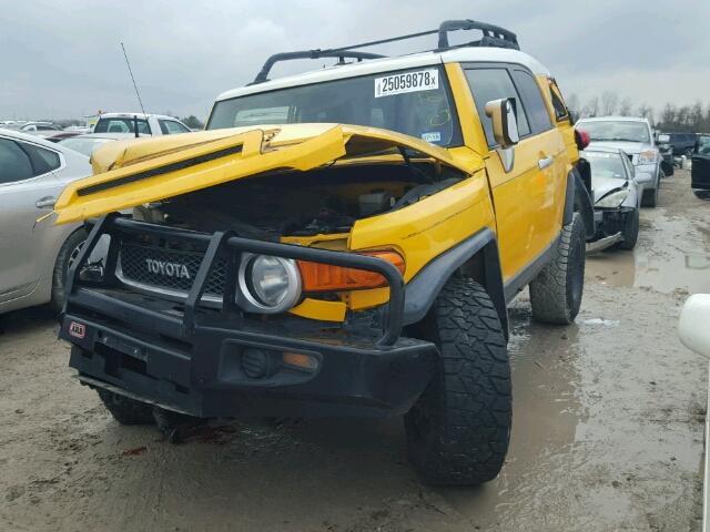 JTEBU11F970043392 - 2007 TOYOTA FJ CRUISER YELLOW photo 2