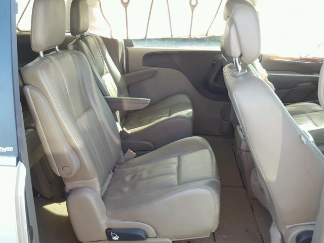 2C4RC1BG3ER357636 - 2014 CHRYSLER TOWN & COU BEIGE photo 6