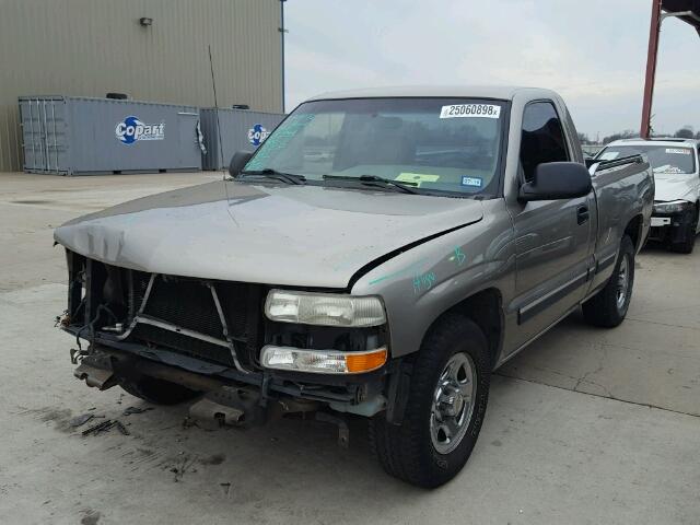 1GCEC14W92Z141259 - 2002 CHEVROLET SILVERADO GRAY photo 2