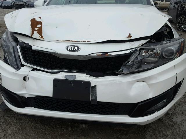 KNAGM4A77D5328382 - 2013 KIA OPTIMA LX WHITE photo 9