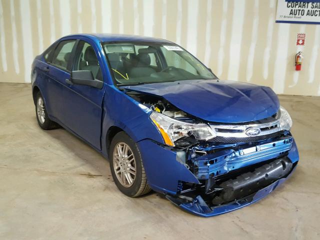 1FAHP3FN8AW239660 - 2010 FORD FOCUS SE BLUE photo 1