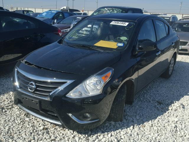 3N1CN7AP5HL830994 - 2017 NISSAN VERSA S BLACK photo 2