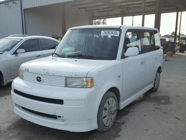 JTLKT334064104820 - 2006 TOYOTA SCION XB WHITE photo 2