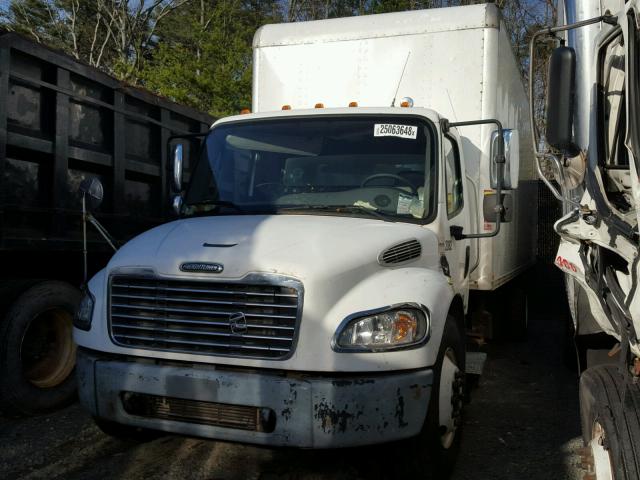 1FVACWDC75HV26108 - 2005 FREIGHTLINER M2 106 MED WHITE photo 2