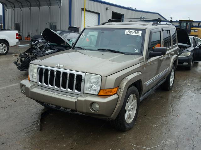 1J8HG58246C257843 - 2006 JEEP COMMANDER GOLD photo 2