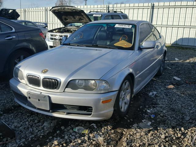 WBABM3343YJN61776 - 2000 BMW 323CI SILVER photo 2