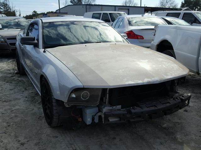 1ZVHT82H255218122 - 2005 FORD MUSTANG GT SILVER photo 1