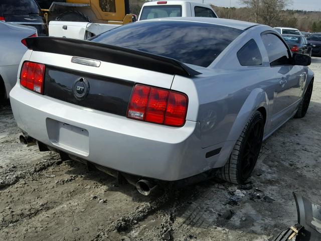 1ZVHT82H255218122 - 2005 FORD MUSTANG GT SILVER photo 4