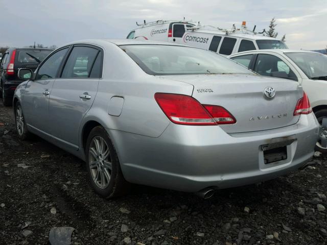 4T1BK36B76U062974 - 2006 TOYOTA AVALON XL SILVER photo 3