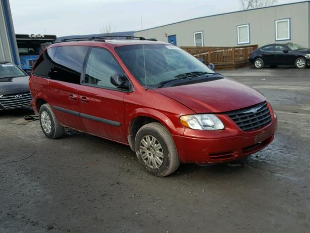 1C4GP45R45B281319 - 2005 CHRYSLER TOWN & COU RED photo 1